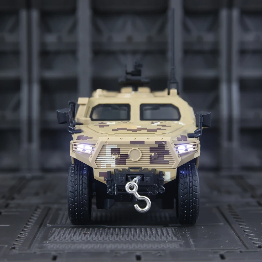 1:32 Simulation Dongfeng Mengshi alloy off-road vehicle model armored has sound and lighting rich details, fine workmanship
1:32 Simulation Dongfeng Mengshi alloy off-road vehicle model armored has sound and lighting rich details, fine workmanship