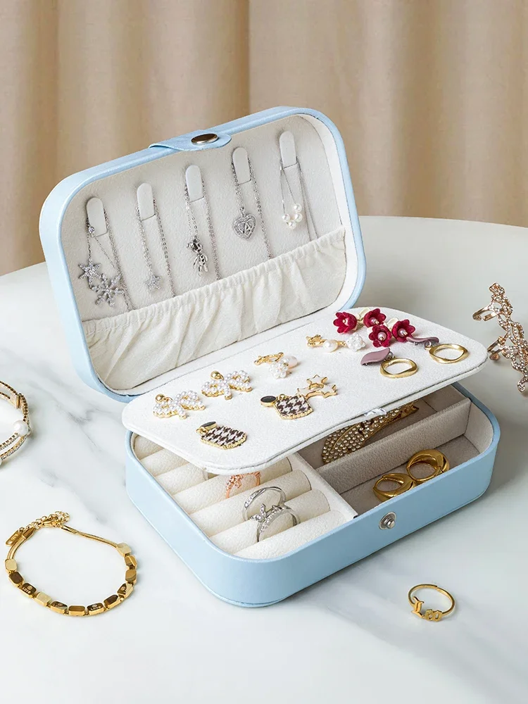 Jewelry box, storage box, earrings, studs, hand jewelry, rings, necklaces, portable double-layer exquisite anti-oxidation
Jewelry box, storage box, earrings, studs, hand jewelry, rings, necklaces, portable double-layer exquisite anti-oxidation