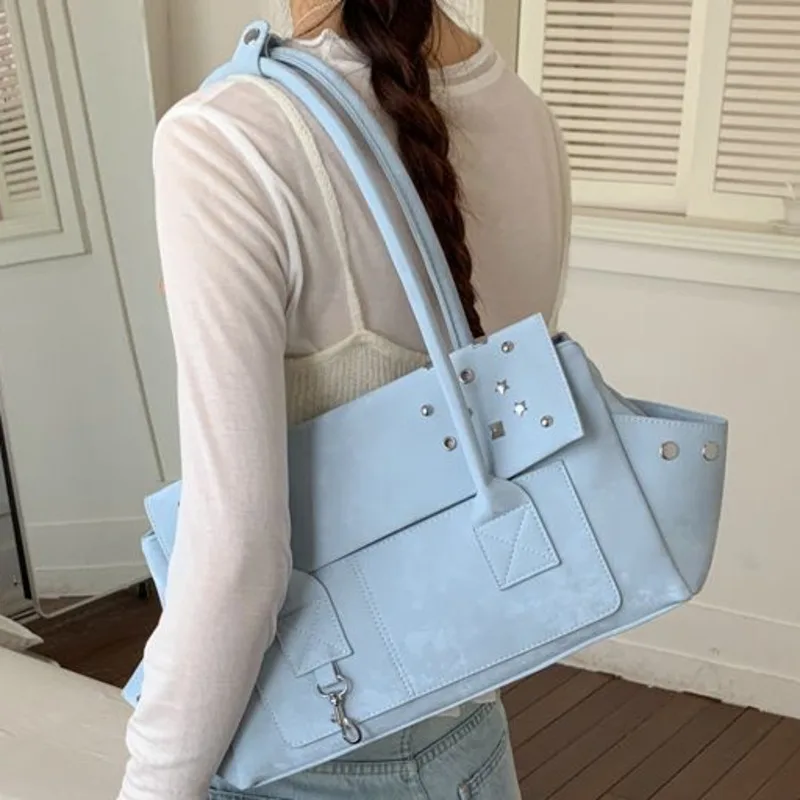 Rivet Ins Shoulder Bag Handheld Motorcycle Bag Women's Large Capacity Multi Pocket Street Solid Color Daily Commuter Tote Bag
Rivet Ins Shoulder Bag Handheld Motorcycle Bag Women's Large Capacity Multi Pocket Street Solid Color Daily Commuter Tote Bag