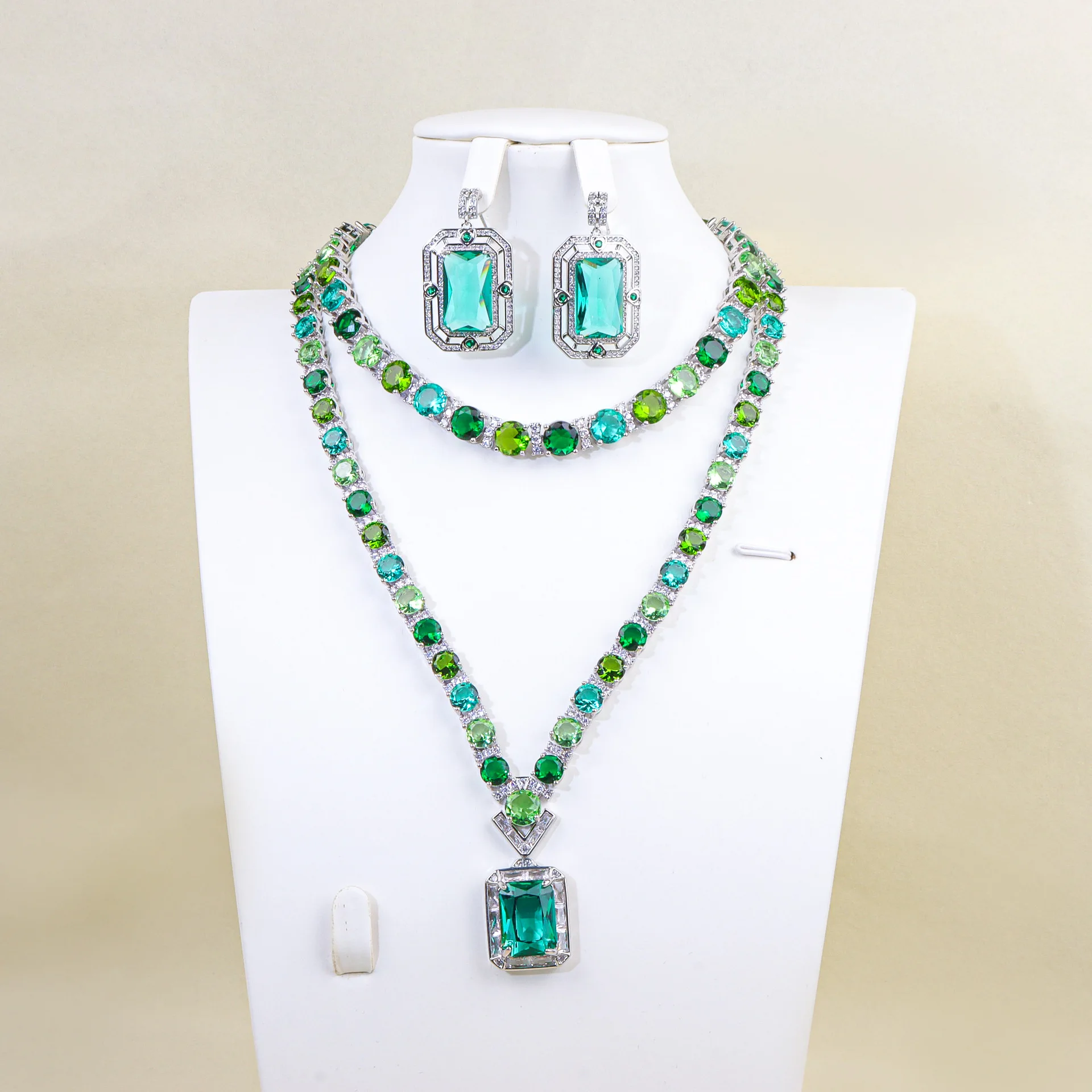 Female Exaggerated Green Zircon Gold Plated Geometric Quadrilateral Earrings Necklace Set
Female Exaggerated Green Zircon Gold Plated Geometric Quadrilateral Earrings Necklace Set