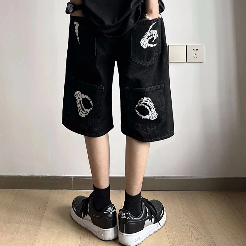 Hip Hop Shorts Men Back Skull Finger Print Elastic Waist Shorts Vintage Loose Denim Five Point Pant Black Streetwear Couple New
Hip Hop Shorts Men Back Skull Finger Print Elastic Waist Shorts Vintage Loose Denim Five Point Pant Black Streetwear Couple New