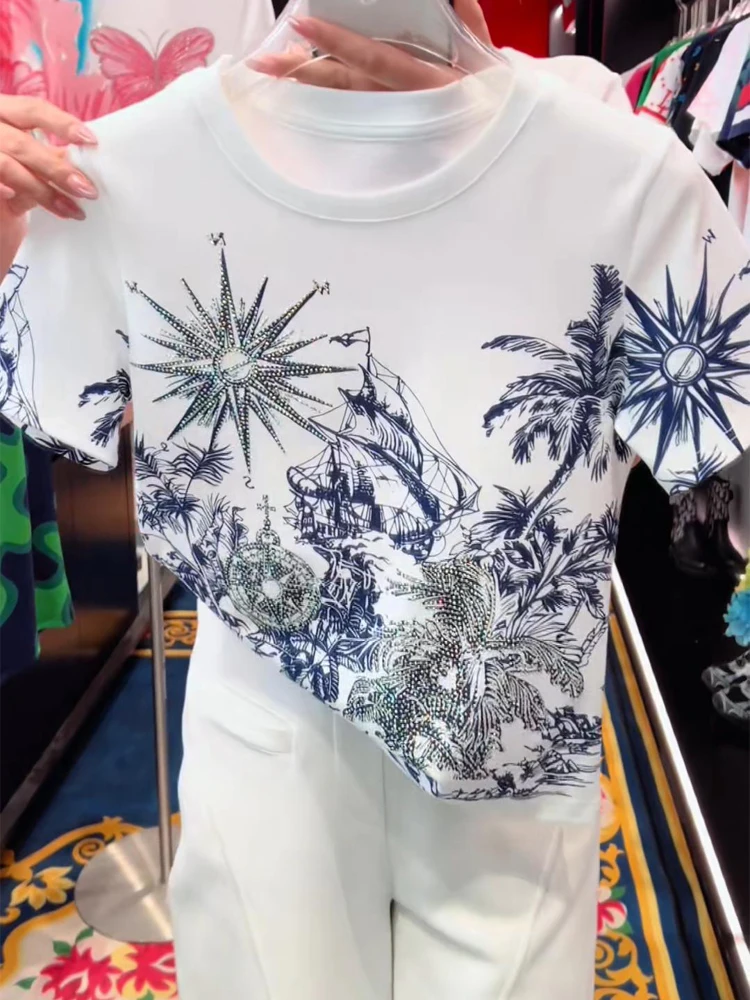 Design sense ink print hot diamond short sleeved T-shirt women's summer new fashion style loose and casual slimming top
Design sense ink print hot diamond short sleeved T-shirt women's summer new fashion style loose and casual slimming top