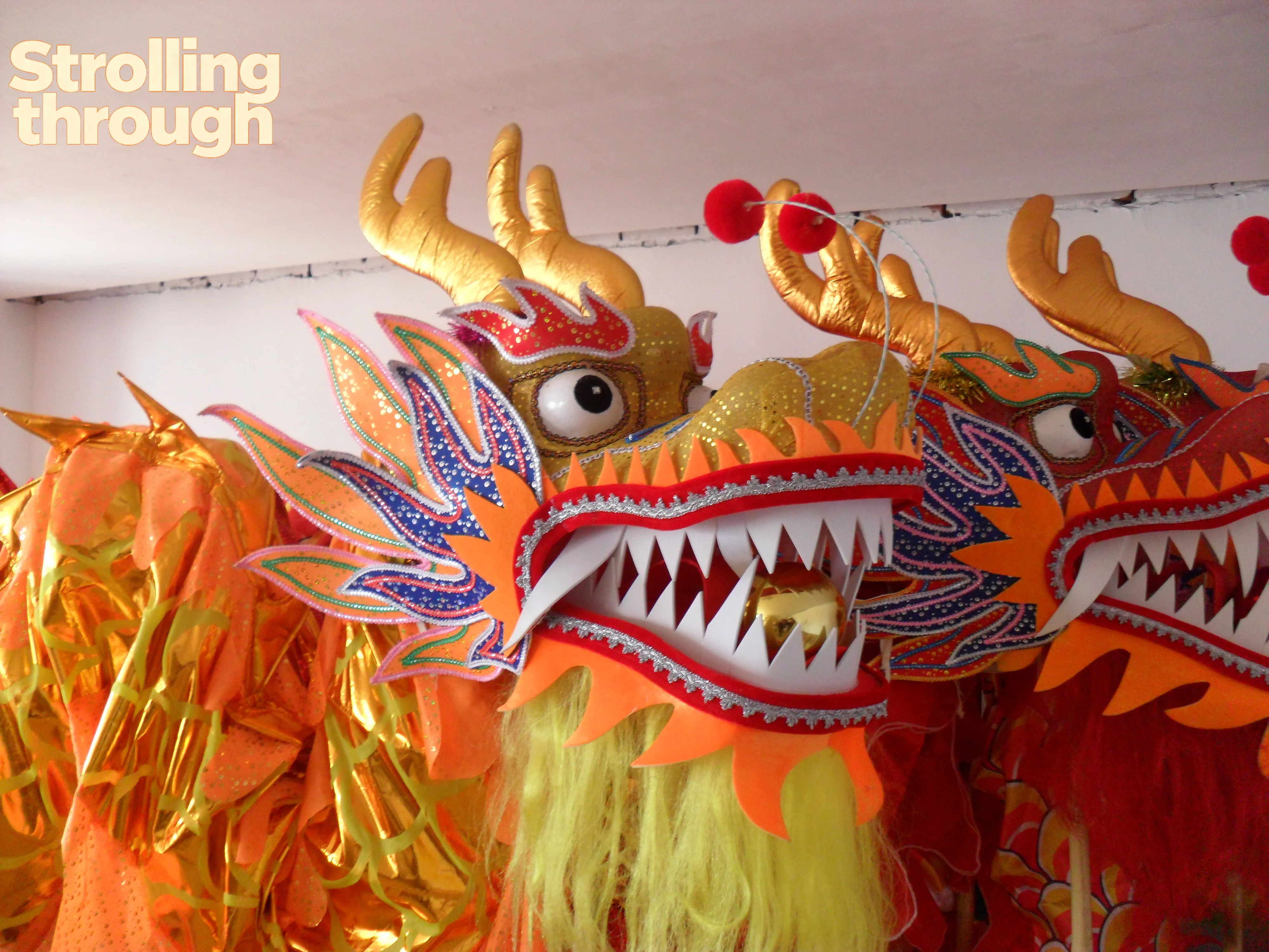 Декоративный элемент для танца дракона, подвесной, 7 м, для 6 человек, позолоченный, Китайский Лун (Дракон), для культурных мероприятий, украшение для вечеринок, костюм-талисман, для народных фестивалей и сценических выступлений
Декоративный элемент для танца дракона, подвесной, 7 м, для 6 человек, позолоченный, Китайский Лун (Дракон), для культурных мероприятий, украшение для вечеринок, костюм-талисман, для народных фестивалей и сценических выступлений