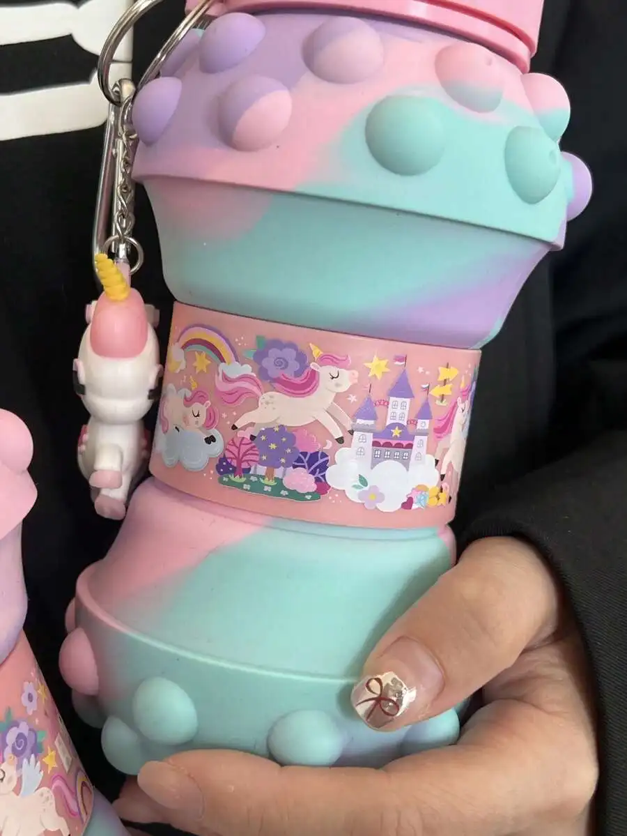 2025 New 550ml(18.6oz) Outdoor Silicone Water Bottle - Unicorn Water Bottle - Cartoon Unicorn Water Bottle, Foldable Silicone Sports Cup, Suitable For Fitness Bottle Travel Children, Cartoon Unicorn Shape Design, Reusable - Clear BPA - Leak Proof
2025 New 550ml(18.6oz) Outdoor Silicone Water Bottle - Unicorn Water Bottle - Cartoon Unicorn Water Bottle, Foldable Silicone Sports Cup, Suitable For Fitness Bottle Travel Children, Cartoon Unicorn Shape Design, Reusable - Clear BPA - Leak Proof