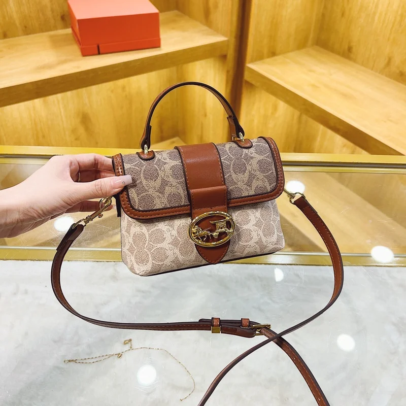 Light luxury women's bag 2025 new high-end color contrast single shoulder underarm bag designer fashionable crossbody
Light luxury women's bag 2025 new high-end color contrast single shoulder underarm bag designer fashionable crossbody