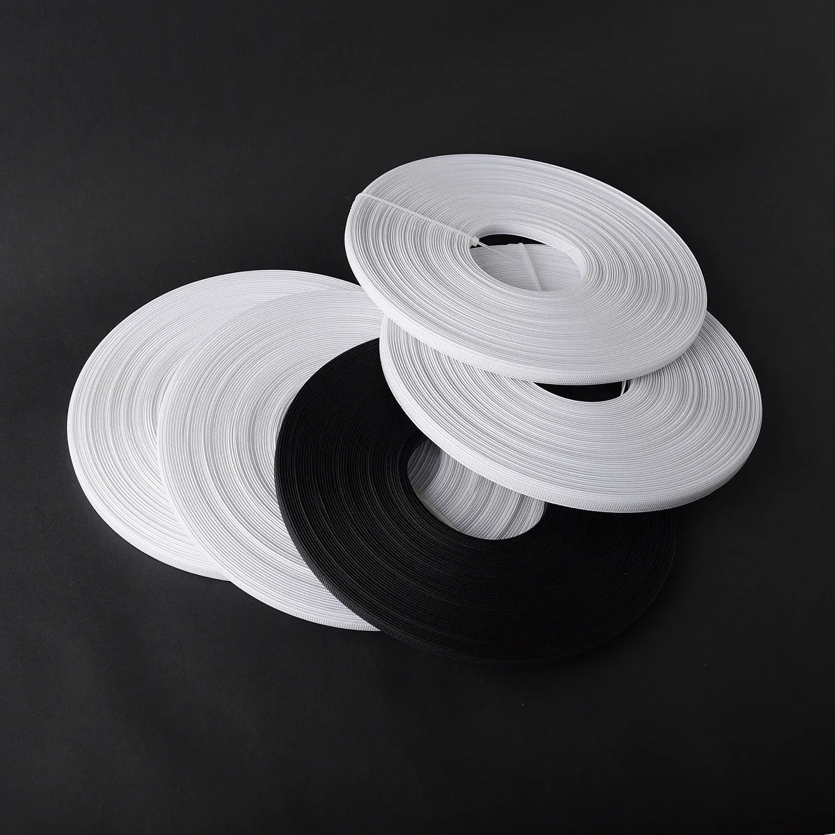 50 ярдов полиэстер, белый, черный полиэстер, обвалка через низкую плотность для свадебного платья, свадебные платья, корсеты, шапки, сумки
50 ярдов полиэстер, белый, черный полиэстер, обвалка через низкую плотность для свадебного платья, свадебные платья, корсеты, шапки, сумки