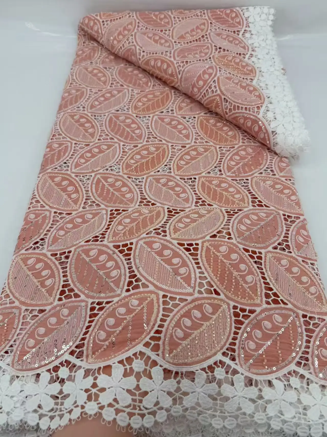 Luxury Elegant Floral Guipure Cord Lace Fabric Water Soluble Hollow out Embroidery High Quality for Women's Party Wedding Materi
Luxury Elegant Floral Guipure Cord Lace Fabric Water Soluble Hollow out Embroidery High Quality for Women's Party Wedding Materi