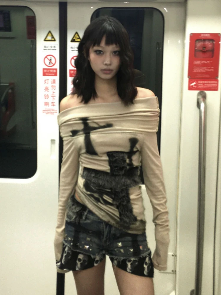 Y2k Aesthetic Off Shoulder Fur Patchwork Sexy T Shirt Harajuku Punk Skull Print Slash Neck Tops Streetwear Fairy Vintage Tees
Y2k Aesthetic Off Shoulder Fur Patchwork Sexy T Shirt Harajuku Punk Skull Print Slash Neck Tops Streetwear Fairy Vintage Tees