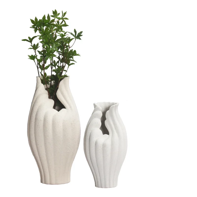 White ceramic vase, red vase, home decoration
White ceramic vase, red vase, home decoration