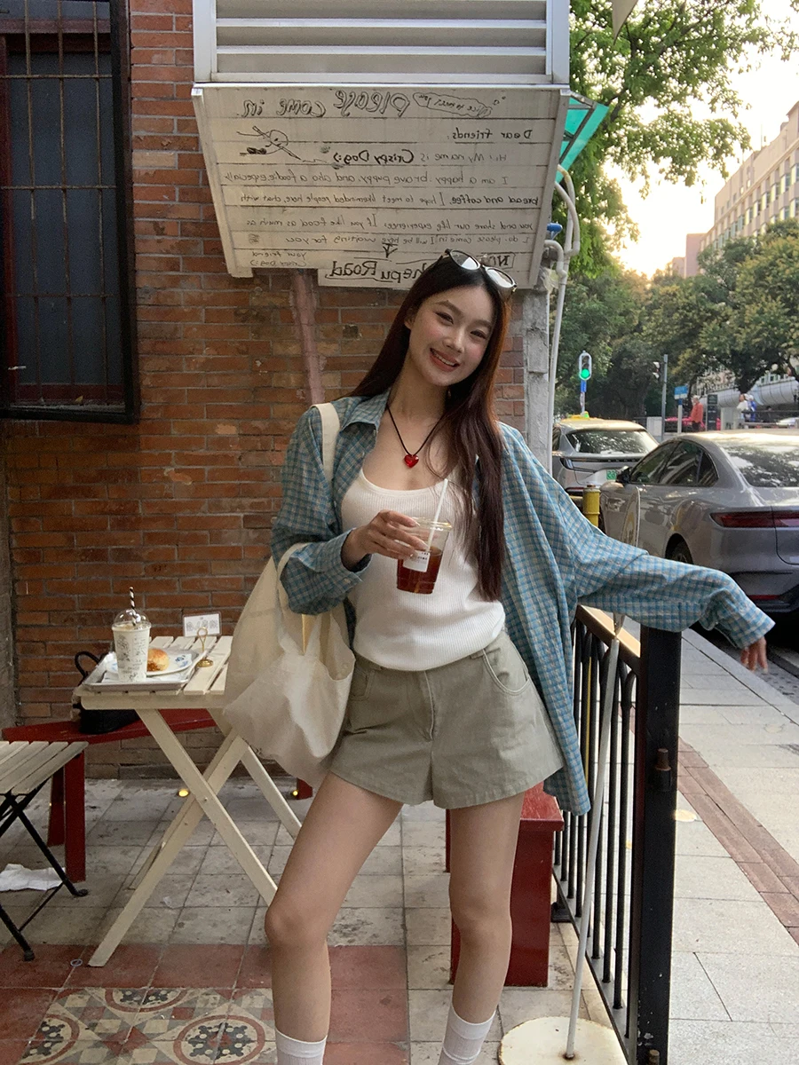 High Waist Wide Leg Jeans Shorts Women's Summer Fashion High Waist Cotton Straight Cut Commute Style Color Hot Pants
High Waist Wide Leg Jeans Shorts Women's Summer Fashion High Waist Cotton Straight Cut Commute Style Color Hot Pants