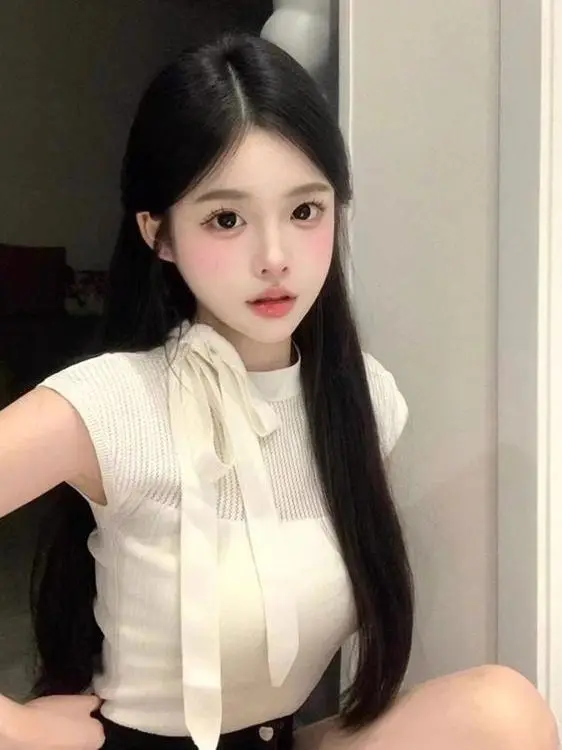 Sweet Style Women's T-Shirt Summer 2026 New Waist-Cinched Slimming Knot Top Knitted Short Sleeve Regular Length
Sweet Style Women's T-Shirt Summer 2026 New Waist-Cinched Slimming Knot Top Knitted Short Sleeve Regular Length