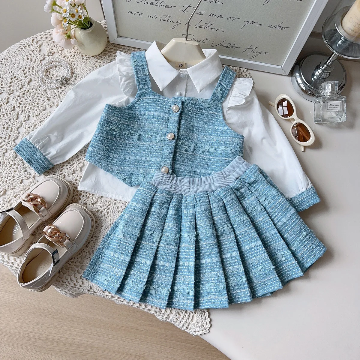 Autumn 2-8Y Kids Girls 3PCS Clothes Set Cotton White Shirts Suits Blue Sleeveless Cardigan Elastic Waist Pleated Skirts Outfits
Autumn 2-8Y Kids Girls 3PCS Clothes Set Cotton White Shirts Suits Blue Sleeveless Cardigan Elastic Waist Pleated Skirts Outfits