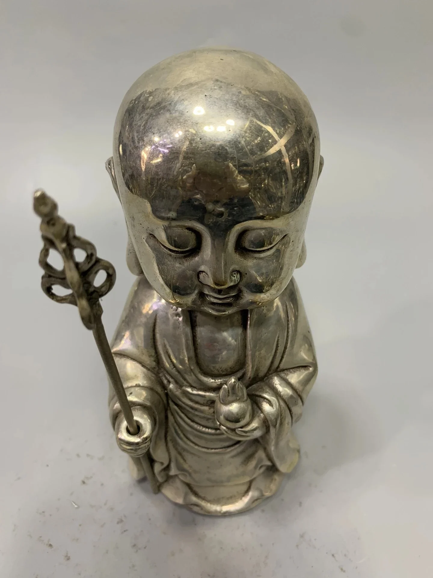 White copper silver plated antique to make old Tibetan Buddha home decoration ornaments
White copper silver plated antique to make old Tibetan Buddha home decoration ornaments