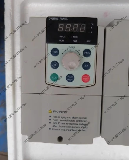 1Pcs inverter V5-H-2T0.4G 220V 0.4KW test OK
1Pcs inverter V5-H-2T0.4G 220V 0.4KW test OK