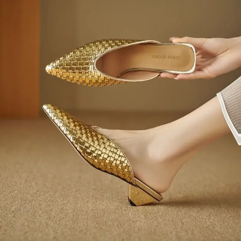 Shoes for Women Gold Slides with Heel Woman Mules Slippers Pointed Toe Shoe Original Elegant and Fashionable Low Price Sandals
Shoes for Women Gold Slides with Heel Woman Mules Slippers Pointed Toe Shoe Original Elegant and Fashionable Low Price Sandals