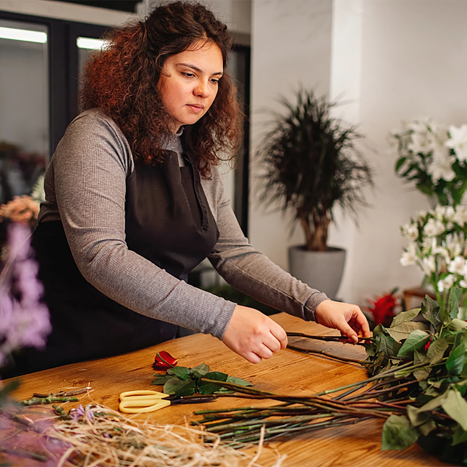 30Pcs Simulation Rose Stem Artificial Flexible Floral Stems for DIY Wedding Boutonnieres Corsage Flower Packaging
30Pcs Simulation Rose Stem Artificial Flexible Floral Stems for DIY Wedding Boutonnieres Corsage Flower Packaging