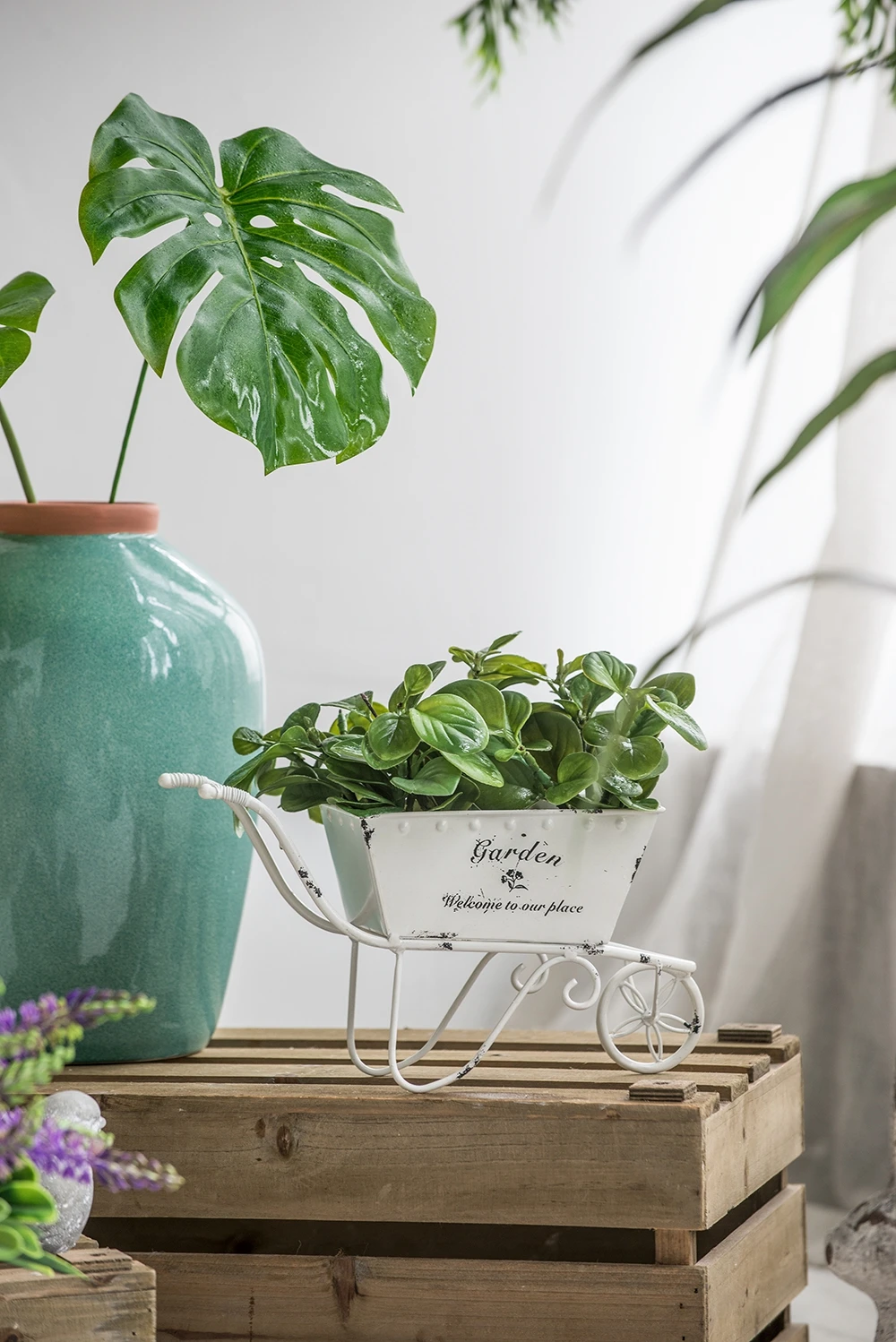 Белое состаренное металлическое кашпо-тачка, 11,5x4x7 дюймов, настольный декор для суккулентов, маленький деревенский цветочный горшок, для дома в стиле фермерского дома
Белое состаренное металлическое кашпо-тачка, 11,5x4x7 дюймов, настольный декор для суккулентов, маленький деревенский цветочный горшок, для дома в стиле фермерского дома