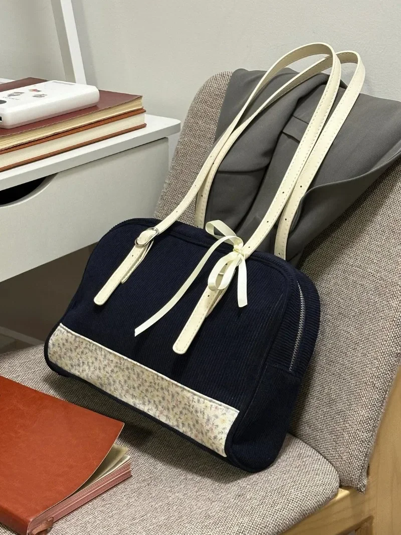 MBTI Elegant Underarm Shoulder Bag Ins Fashion 2024 Korean Style Crushed Flower Vintage Handbags for Women Corduroy Zips Bag
MBTI Elegant Underarm Shoulder Bag Ins Fashion 2024 Korean Style Crushed Flower Vintage Handbags for Women Corduroy Zips Bag