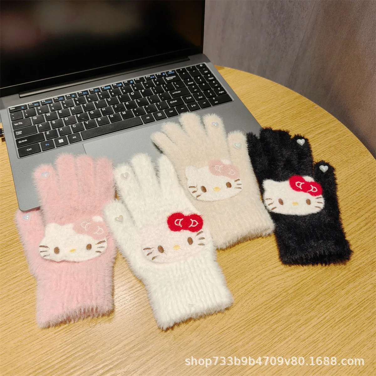 For Kt cat gloves Kawaii cycling five-finger gloves for women in winter, providing warmth, protection and wind resistance.
For Kt cat gloves Kawaii cycling five-finger gloves for women in winter, providing warmth, protection and wind resistance.
