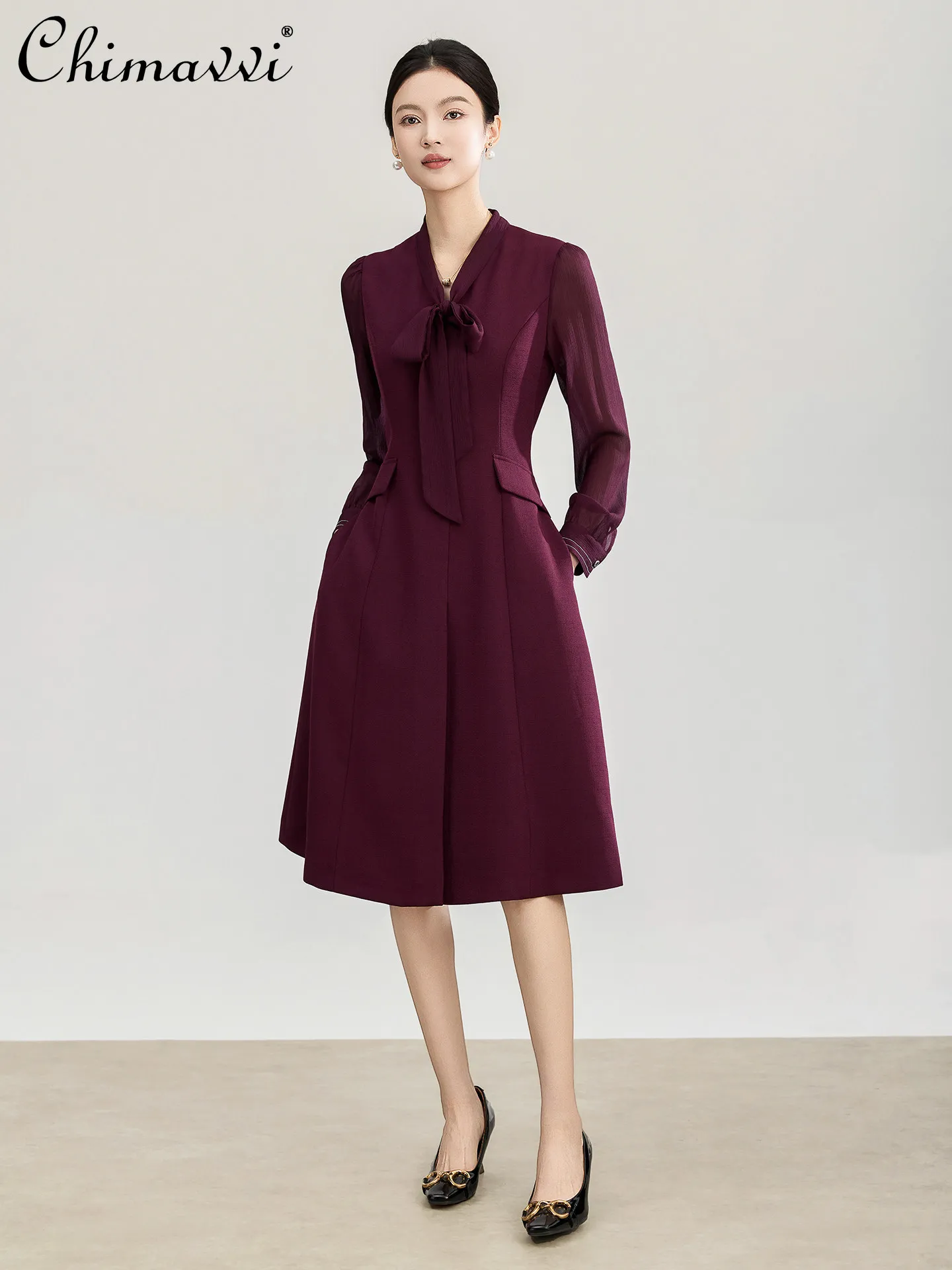 French Style Elegant Fashion Lace-up Bow V-neck Long Sleeve High Waist Slim A-line Temperament Commuter Short Dress for Women
French Style Elegant Fashion Lace-up Bow V-neck Long Sleeve High Waist Slim A-line Temperament Commuter Short Dress for Women