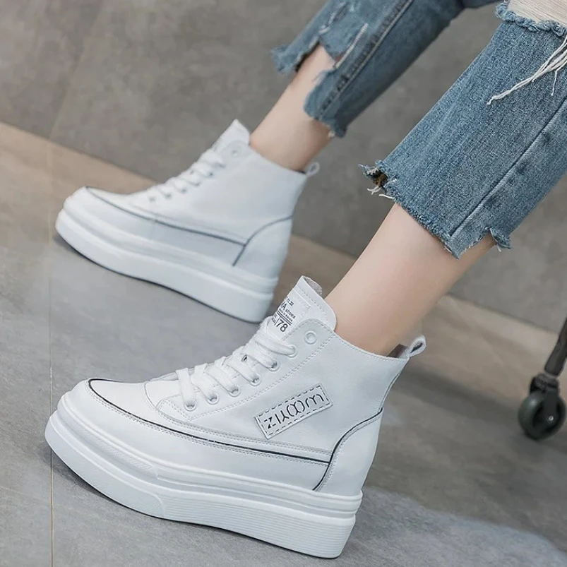 Женские кожаные ботильоны 2021, весенне-осенние кроссовки на танкетке, нескользящая обувь для отдыха с круглой головкой и шнуровкой
Женские кожаные ботильоны 2021, весенне-осенние кроссовки на танкетке, нескользящая обувь для отдыха с круглой головкой и шнуровкой