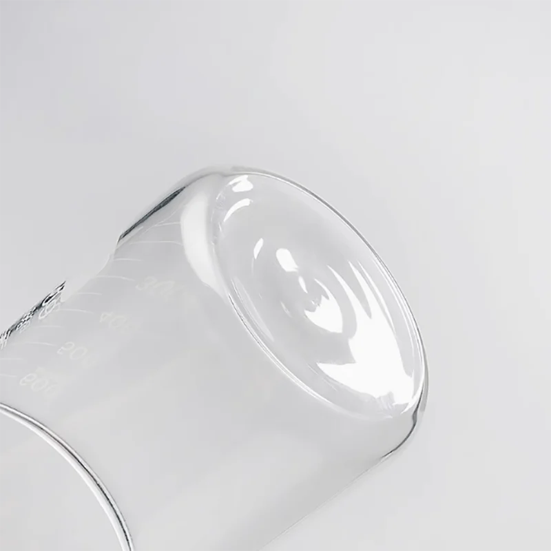 Glass beaker high borosilicate low type high temperature resistant beaker with handle experimental equipment 250 500 1000ml
Glass beaker high borosilicate low type high temperature resistant beaker with handle experimental equipment 250 500 1000ml