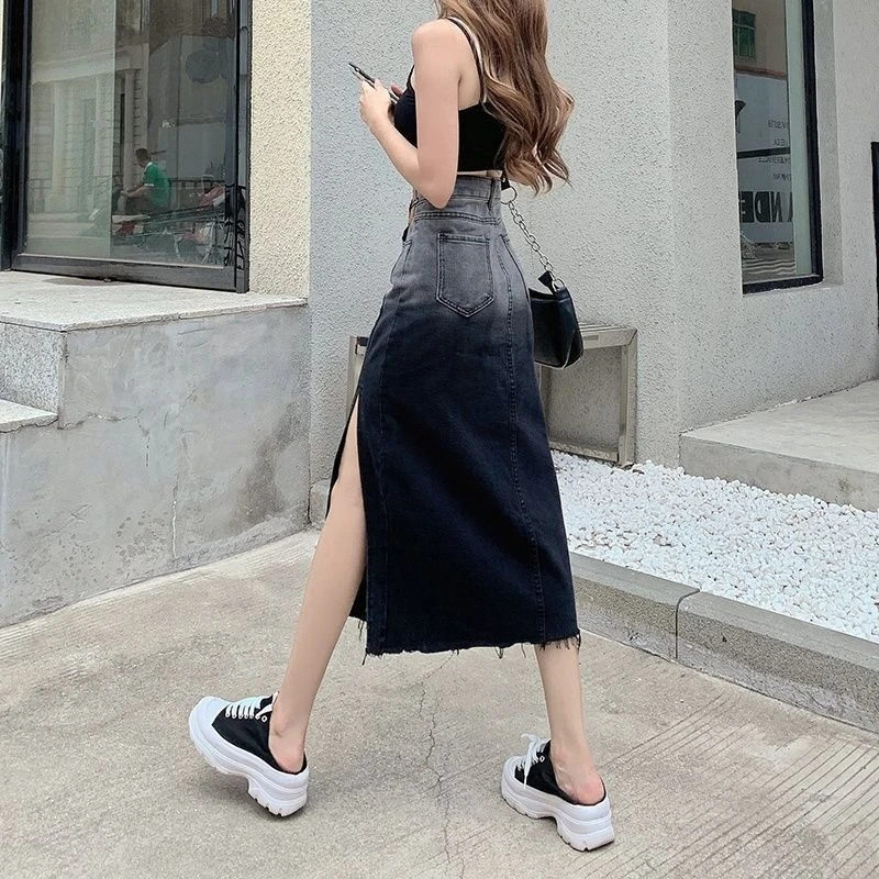  Новая весенняя женская джинсовая юбка с высокой талией, омбре, с разрезом, облегающая, А-силуэт, средней длины, шикарная
Новая весенняя женская джинсовая юбка с высокой талией, омбре, с разрезом, облегающая, А-силуэт, средней длины, шикарная 