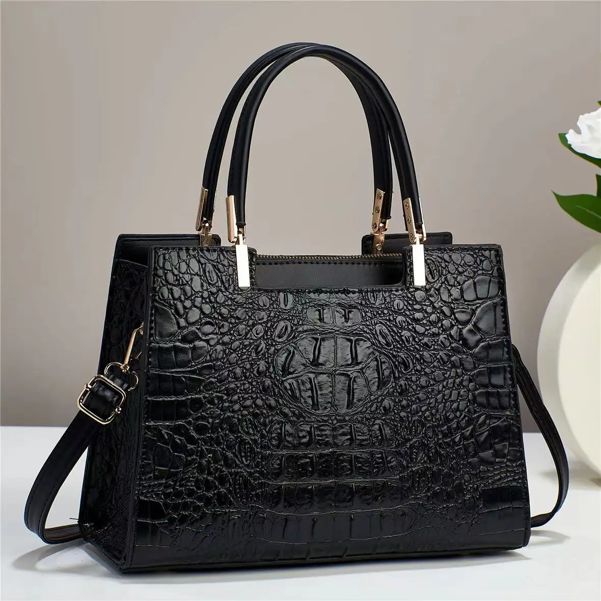 Large Capacity Fashionable Women's Crossbody Bag Single Shoulder Handbag Stylish Mom Bag Trendy Handbag for Middle-Aged Women
Large Capacity Fashionable Women's Crossbody Bag Single Shoulder Handbag Stylish Mom Bag Trendy Handbag for Middle-Aged Women