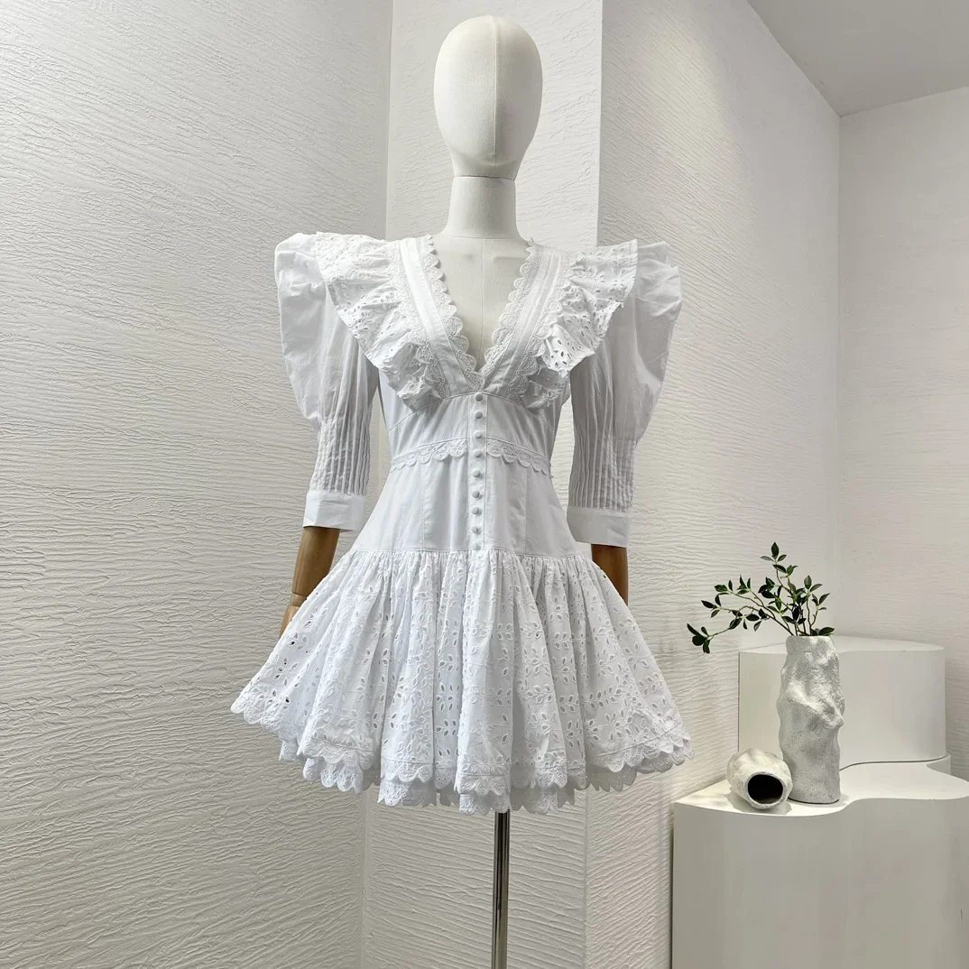 2024 New White Embroidery Hollow Out Half Sleeve Ruffles Deep V-neck Backless High Quality Women Mini Dress
2024 New White Embroidery Hollow Out Half Sleeve Ruffles Deep V-neck Backless High Quality Women Mini Dress