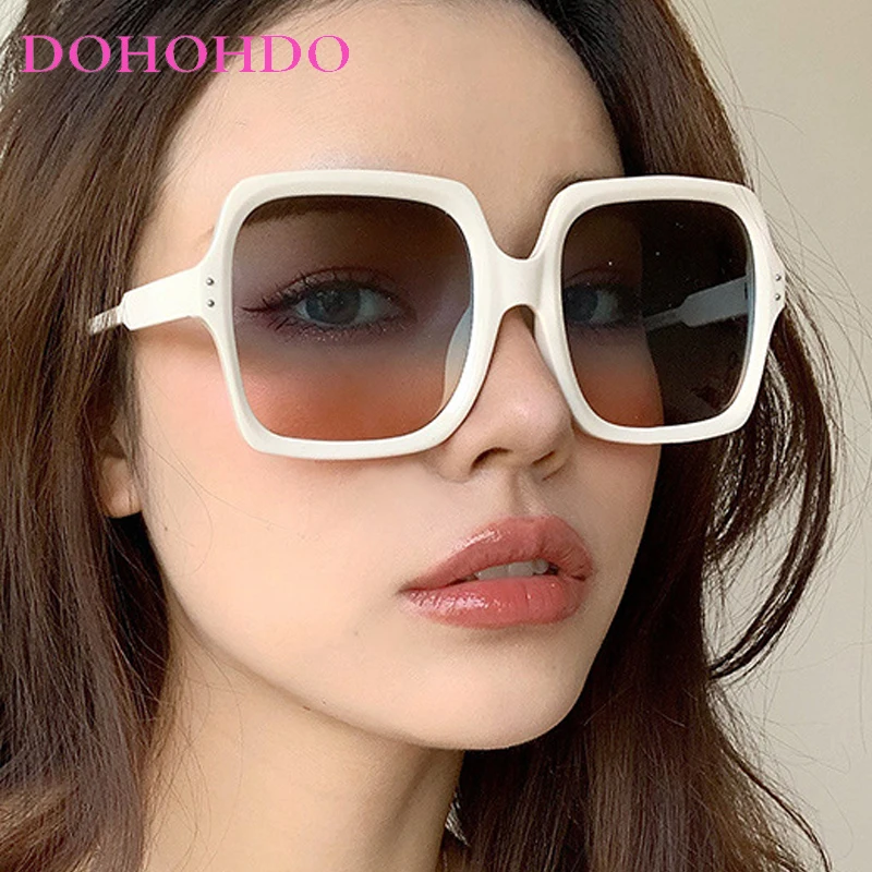 Fashion Rivets Design Big Frame Square Sunglasses Women Men Vintage Luxury Brand Personality Street Shooting Sun Glasses UV400
Fashion Rivets Design Big Frame Square Sunglasses Women Men Vintage Luxury Brand Personality Street Shooting Sun Glasses UV400