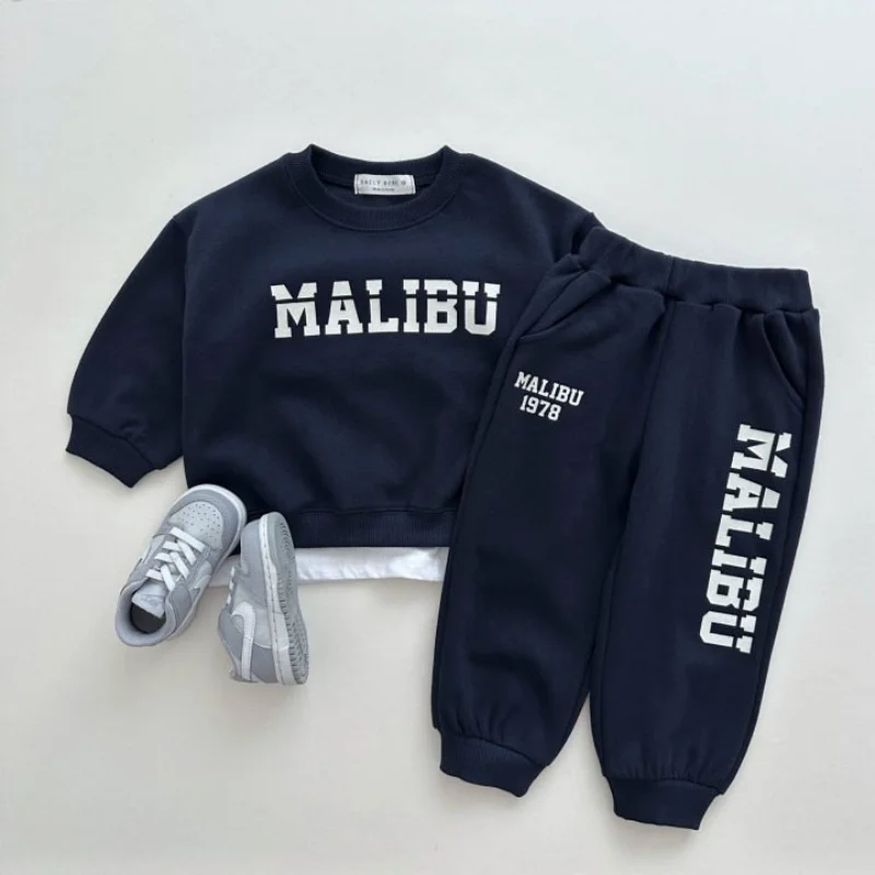 Children's New Autumn and Winter Round Neck Hoodie Casual Suit Men's and Women's Baby Fashion Winter Long Sleeve Two-piece Set
Children's New Autumn and Winter Round Neck Hoodie Casual Suit Men's and Women's Baby Fashion Winter Long Sleeve Two-piece Set