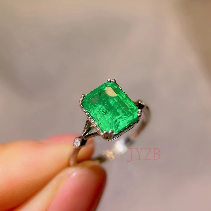 Jewelry custom S925 sterling silver natural emerald opening ring for women with niche design simple and stylish exquisite ring
Jewelry custom S925 sterling silver natural emerald opening ring for women with niche design simple and stylish exquisite ring