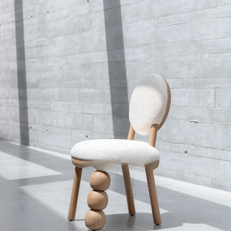 Nordic medieval style solid wood dining chair household cream style high-end fabric dining table and chair
Nordic medieval style solid wood dining chair household cream style high-end fabric dining table and chair