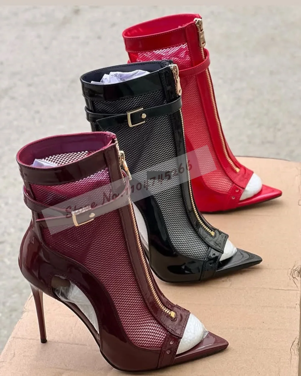 Ботильоны из винно-красного, черного цвета, сетчатые ботильоны на шпильке с острым носком, сетчатые ботильоны с маленькими отверстиями и пряжкой на ремешке, модельные туфли в клетке
Ботильоны из винно-красного, черного цвета, сетчатые ботильоны на шпильке с острым носком, сетчатые ботильоны с маленькими отверстиями и пряжкой на ремешке, модельные туфли в клетке