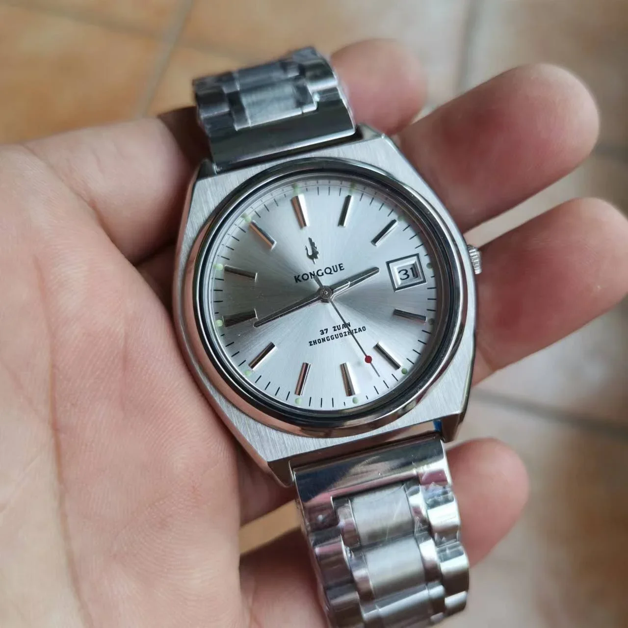 Peacock brand fully automatic mechanical watch classic fashion trend refined steel single calendar retro treasures
Peacock brand fully automatic mechanical watch classic fashion trend refined steel single calendar retro treasures
