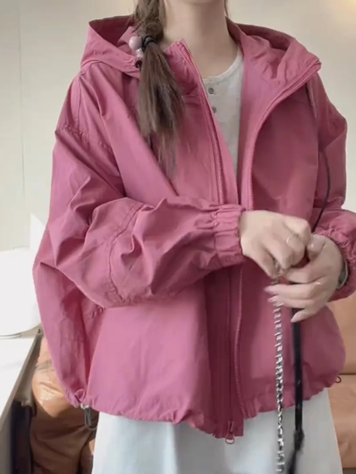 Casual Loose Women's Short Jacket Coat Spring Autumn Fashion Korean Style Outdoor Windbreaker Raincoat with Pockets Zipper
Casual Loose Women's Short Jacket Coat Spring Autumn Fashion Korean Style Outdoor Windbreaker Raincoat with Pockets Zipper