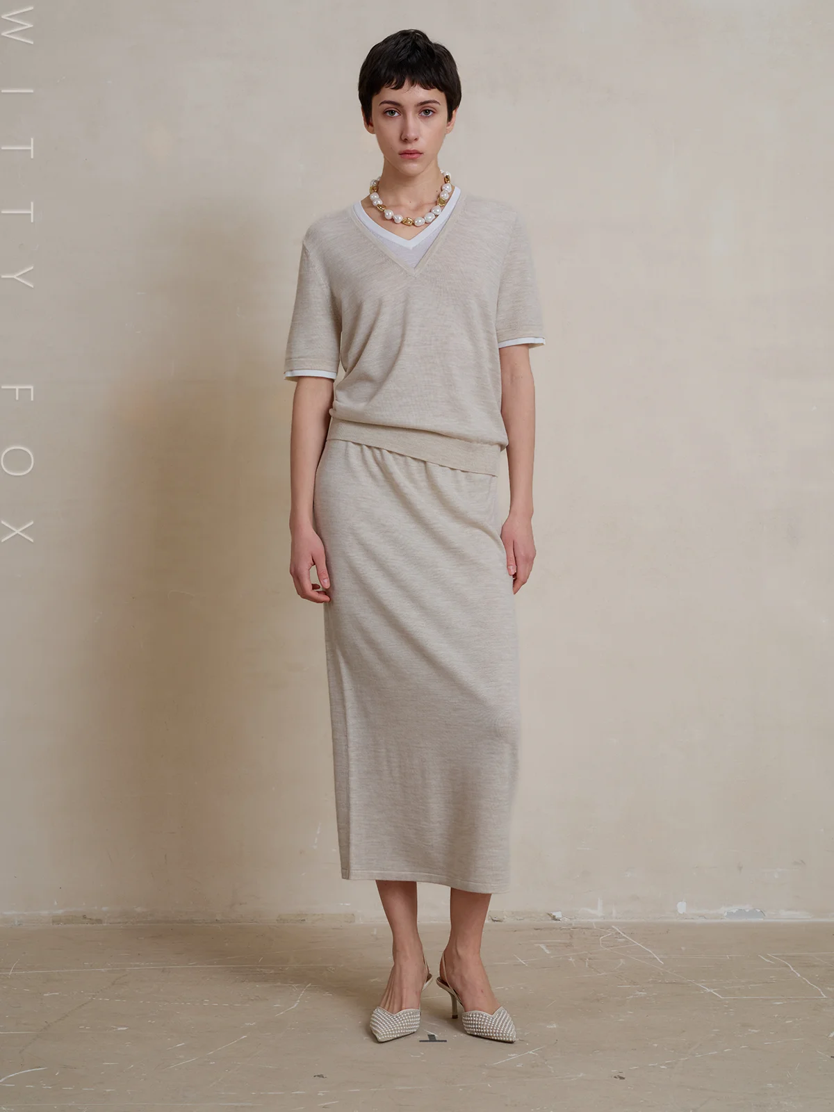 WITTYFOX Women's Loose Shoulder Style Knitted Sweater V-Neck Short Sleeve Woolen Cardigan Set Spring 2026 Simple Fashion
WITTYFOX Women's Loose Shoulder Style Knitted Sweater V-Neck Short Sleeve Woolen Cardigan Set Spring 2026 Simple Fashion