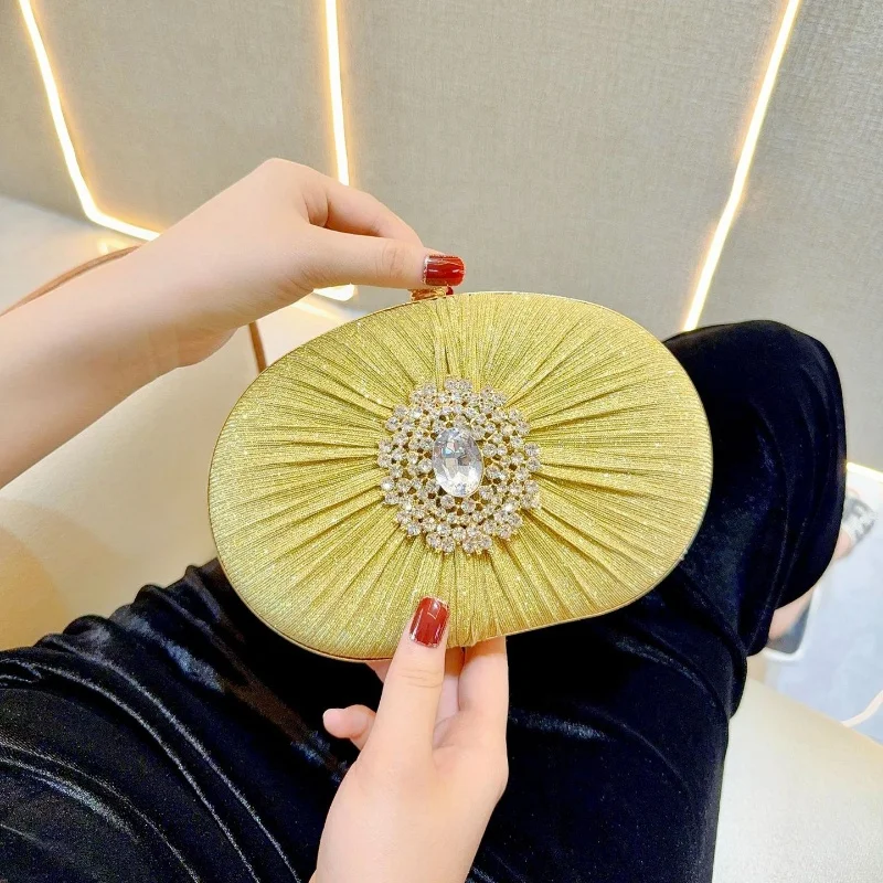 New High-End Textured Rhinestone Bag Women's Evening Dress Banquet Handbag Diamond Inlaid Handbags Evening Banquet Cheongsam Bag
New High-End Textured Rhinestone Bag Women's Evening Dress Banquet Handbag Diamond Inlaid Handbags Evening Banquet Cheongsam Bag