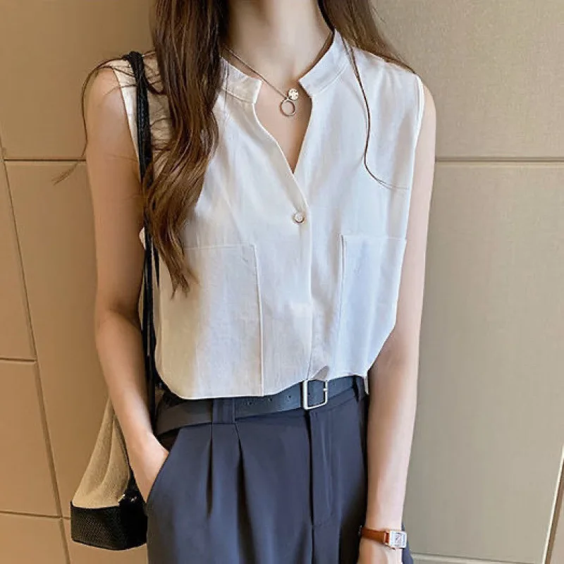 Vest sleeveless shirt women's summer new versatile top foreign style shirt Korean version loose chiffon
Vest sleeveless shirt women's summer new versatile top foreign style shirt Korean version loose chiffon