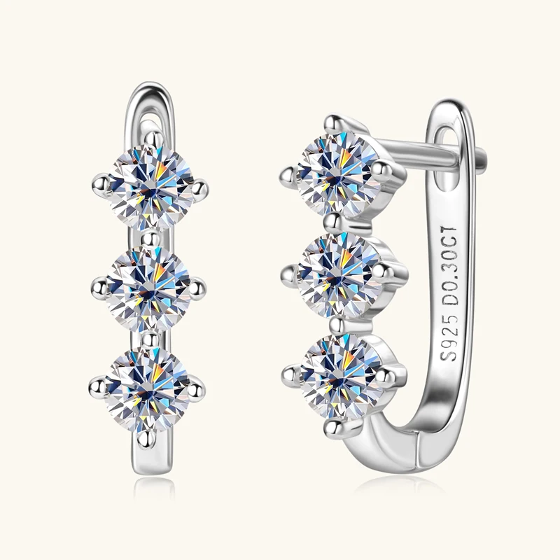 0.3carat D Color Moissanite Diamond Earrings U Shape Hoop Earrings for Women Silver 925 Real High Quality Engagement Jewelry
0.3carat D Color Moissanite Diamond Earrings U Shape Hoop Earrings for Women Silver 925 Real High Quality Engagement Jewelry