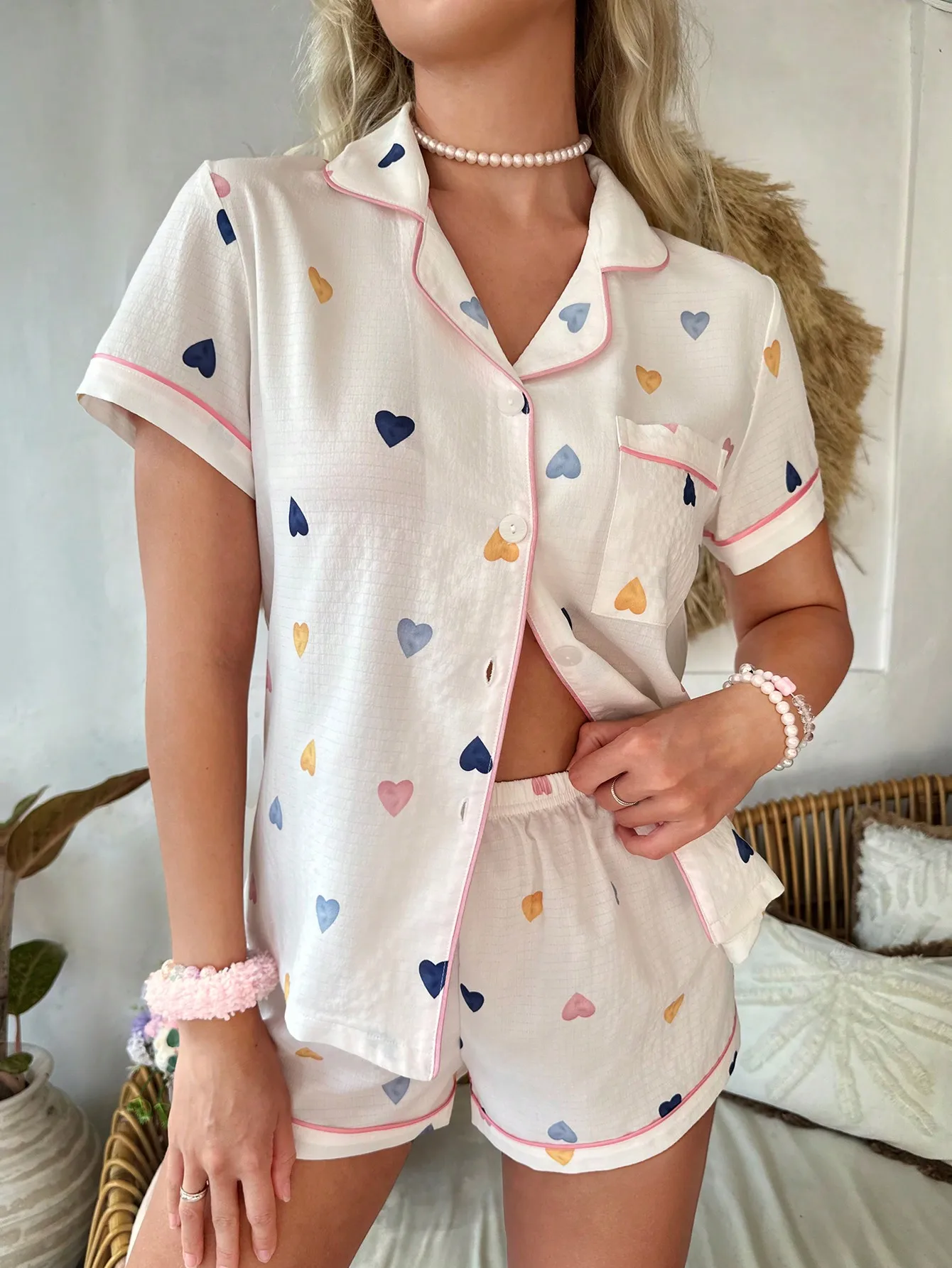 Heart Print Short Sleeve Pajama Set with Contrast Pink Binding
Heart Print Short Sleeve Pajama Set with Contrast Pink Binding