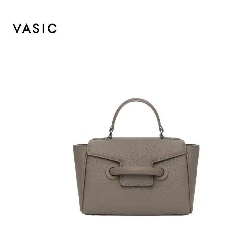 Genuine Leather Luxury Designer Handbag for Women Vintage Flap Top Handle Tote Bag Elegant Crossbody Shoulder Purse Daily Formal
Genuine Leather Luxury Designer Handbag for Women Vintage Flap Top Handle Tote Bag Elegant Crossbody Shoulder Purse Daily Formal