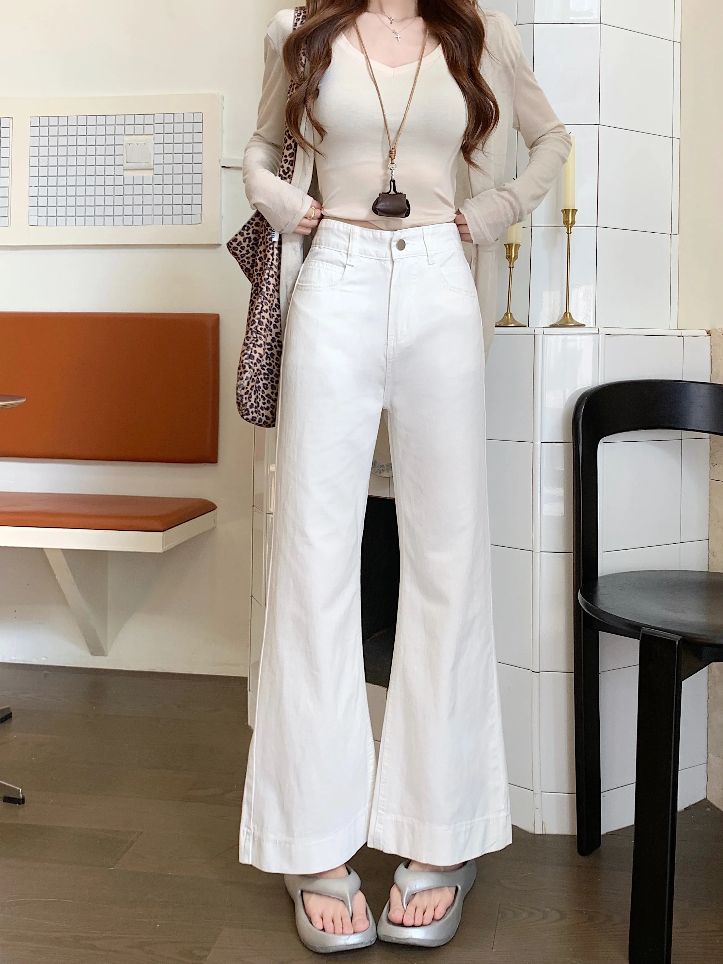 White High Waist Bell Bottom Jeans Women's Spring Loose Wide Leg Pants Slimming Versatile Nine Point Long Trousers
White High Waist Bell Bottom Jeans Women's Spring Loose Wide Leg Pants Slimming Versatile Nine Point Long Trousers