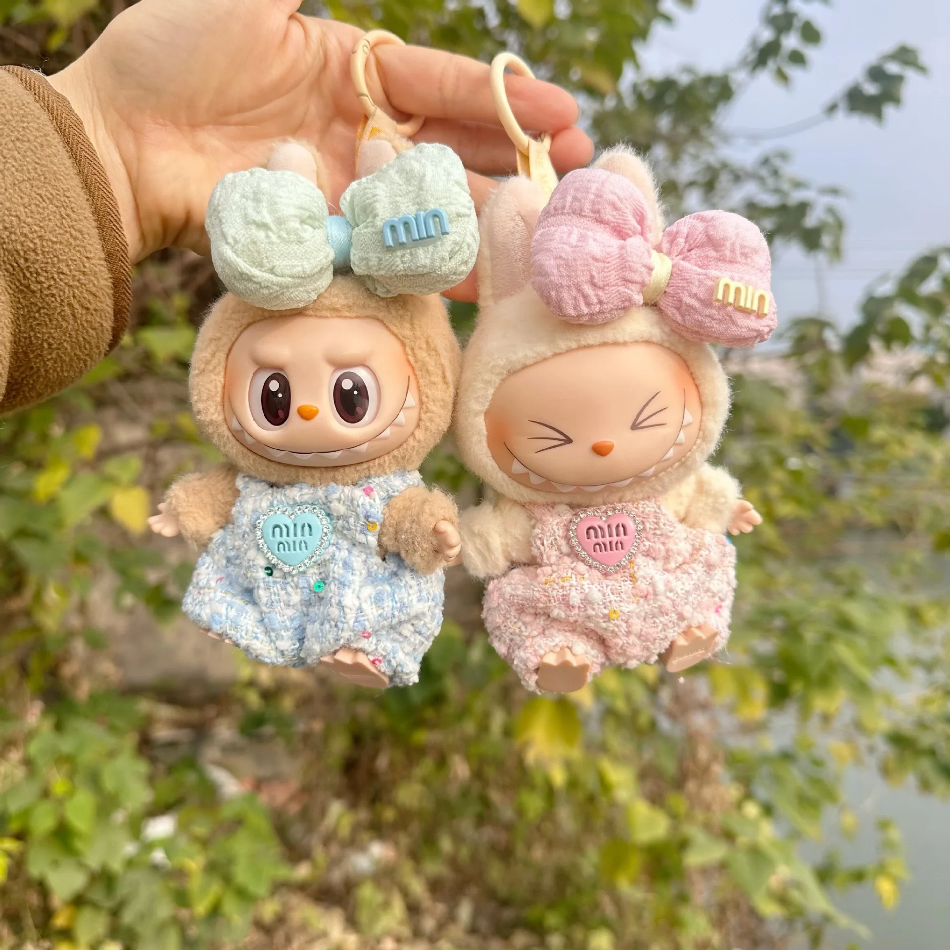 Labubu Doll Clothes Cute Lady Little Fragrant Skirt Set 17cm Plush Doll Clothes Replacement Labubu I II Idol Doll Sitting Party
Labubu Doll Clothes Cute Lady Little Fragrant Skirt Set 17cm Plush Doll Clothes Replacement Labubu I II Idol Doll Sitting Party