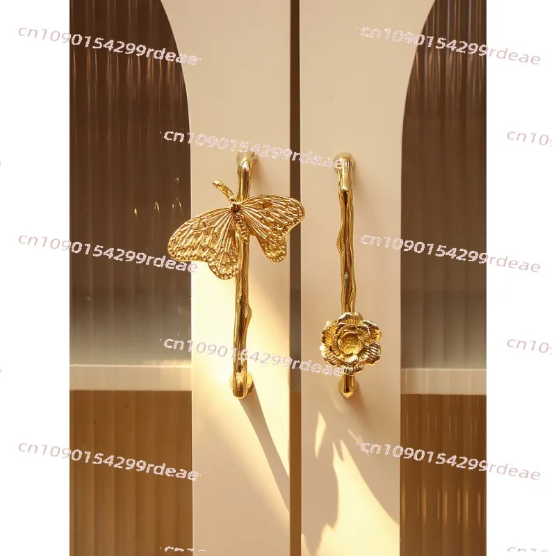 French retro medieval drawer cabinet door copper light luxury high-end cabinet wardrobe door drawer handle
French retro medieval drawer cabinet door copper light luxury high-end cabinet wardrobe door drawer handle