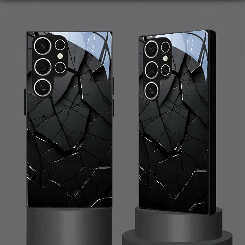 Black silver cracked pattern electroplated glass phone case, suitable for Samsung S26/S25/S24/S23/S22/S21/S20 and other models.
Black silver cracked pattern electroplated glass phone case, suitable for Samsung S26/S25/S24/S23/S22/S21/S20 and other models.