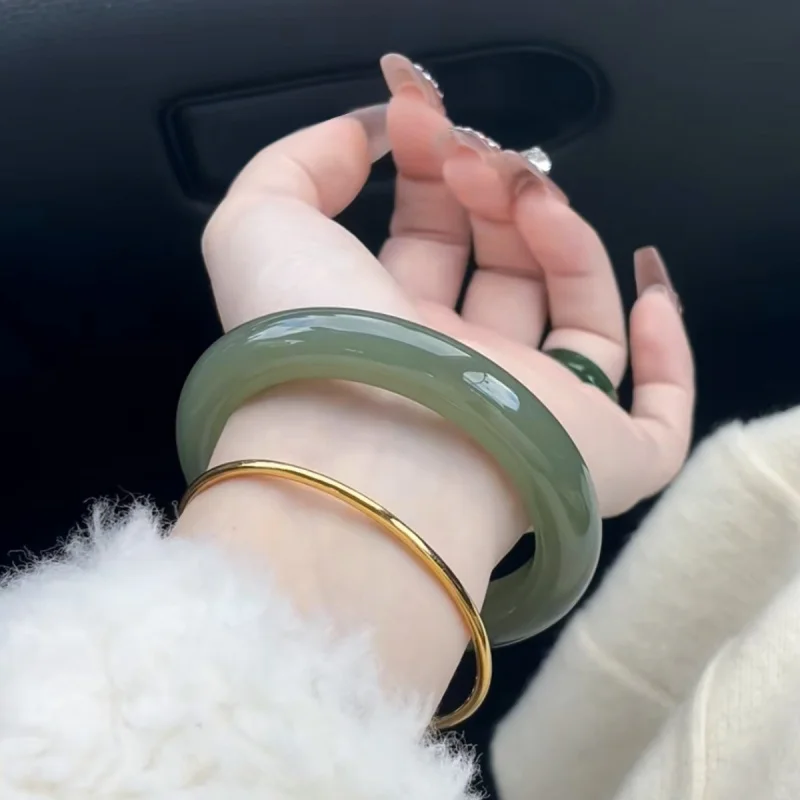 Xinjiang Hotan Jade Bracelet, pure natural - ice type, high-transparency lake green Aventurine, flat bar genuine
Xinjiang Hotan Jade Bracelet, pure natural - ice type, high-transparency lake green Aventurine, flat bar genuine