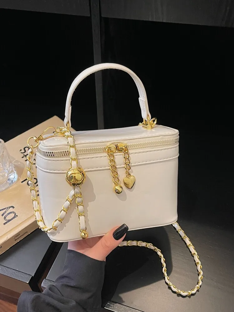2026 Spring New Small Square Bags for Women Fashionable Commuting PU Leather Chains Shoulder Bag Chic Casual Zippers Handbags
2026 Spring New Small Square Bags for Women Fashionable Commuting PU Leather Chains Shoulder Bag Chic Casual Zippers Handbags