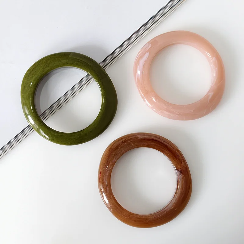 Trendy Casual Style Personalized Design Acrylic Bracelets, Special-shaped Fashion Bracelets, Multi-color Halo-dyed Closed Bangle
Trendy Casual Style Personalized Design Acrylic Bracelets, Special-shaped Fashion Bracelets, Multi-color Halo-dyed Closed Bangle