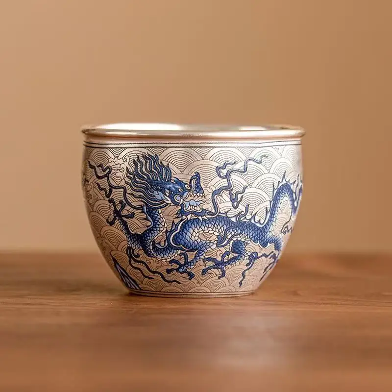 130ML Hand Painted 999 Silver Blue and White Dragon Pattern Feng Shui Tank Cup High-end Teacup Master Cup Kung Fu Tea Set TeaCup
130ML Hand Painted 999 Silver Blue and White Dragon Pattern Feng Shui Tank Cup High-end Teacup Master Cup Kung Fu Tea Set TeaCup